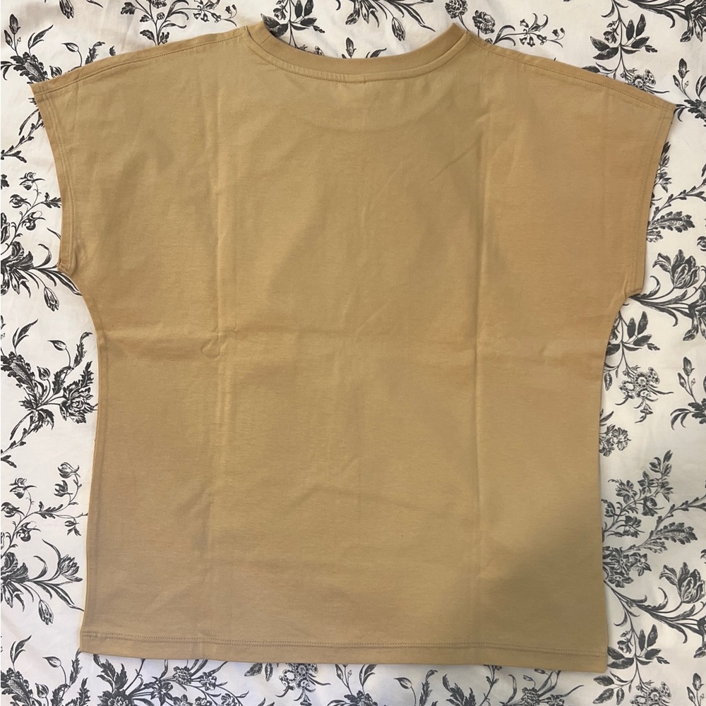 2 shirt bundle! Uniqlo and MUJI - Picture 2 of 8